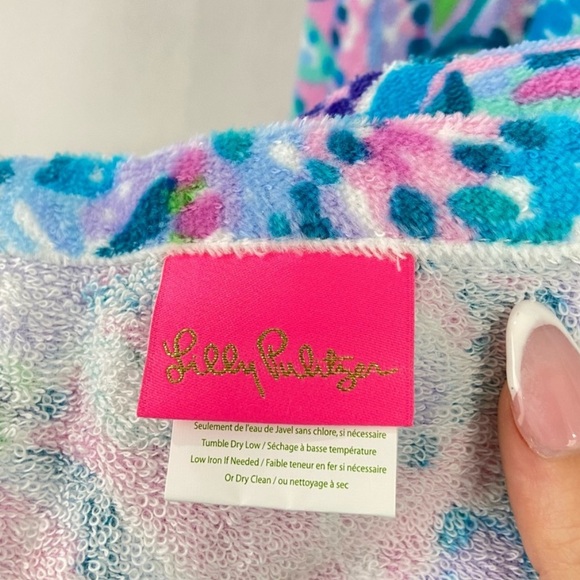 ๐ RARE ๐ Lilly Pulitzer Spa Velcro Towel Wrap - Picture 4 of 7